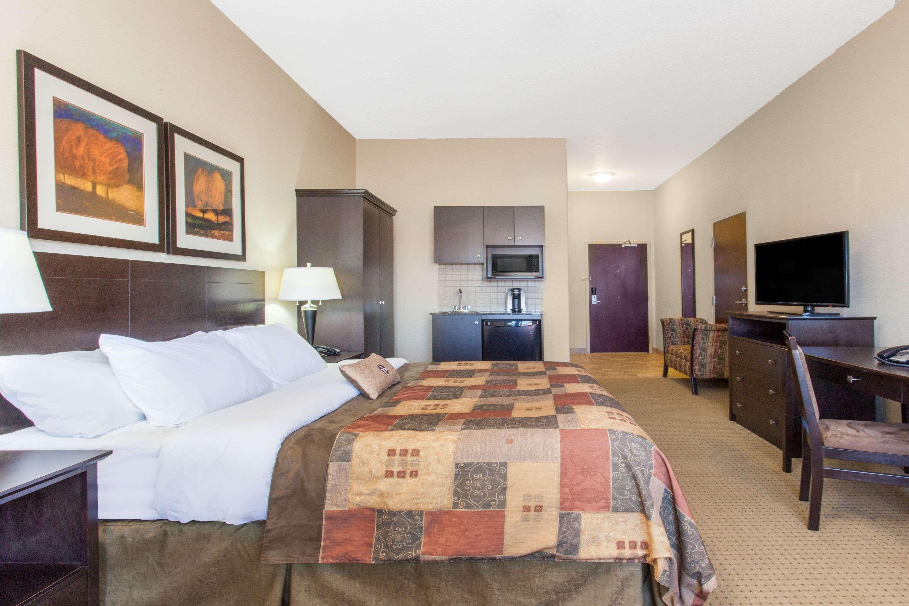 Ramada By Wyndham Pincher Creek Exterior foto